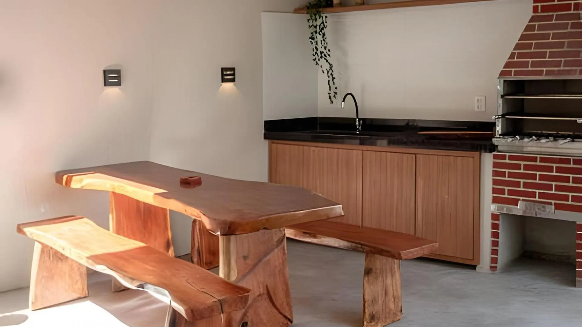 Taperapuan Beach Retreat: Cozy 2-Bedroom with BBQ and Smart Amenities Porto Seguro Brazil