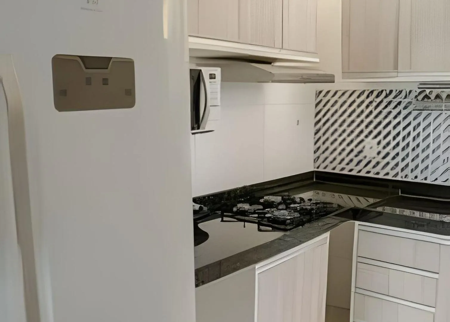 Taperapuan Beach Retreat: Cozy 2-Bedroom with BBQ and Smart Amenities Porto Seguro Holiday home