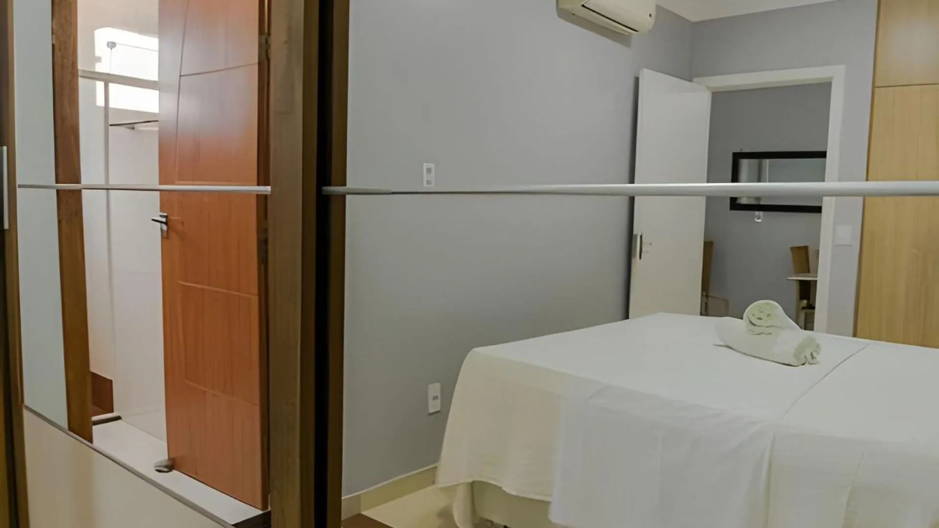 Holiday home Taperapuan Beach Retreat: Cozy 2-Bedroom with BBQ and Smart Amenities Porto Seguro